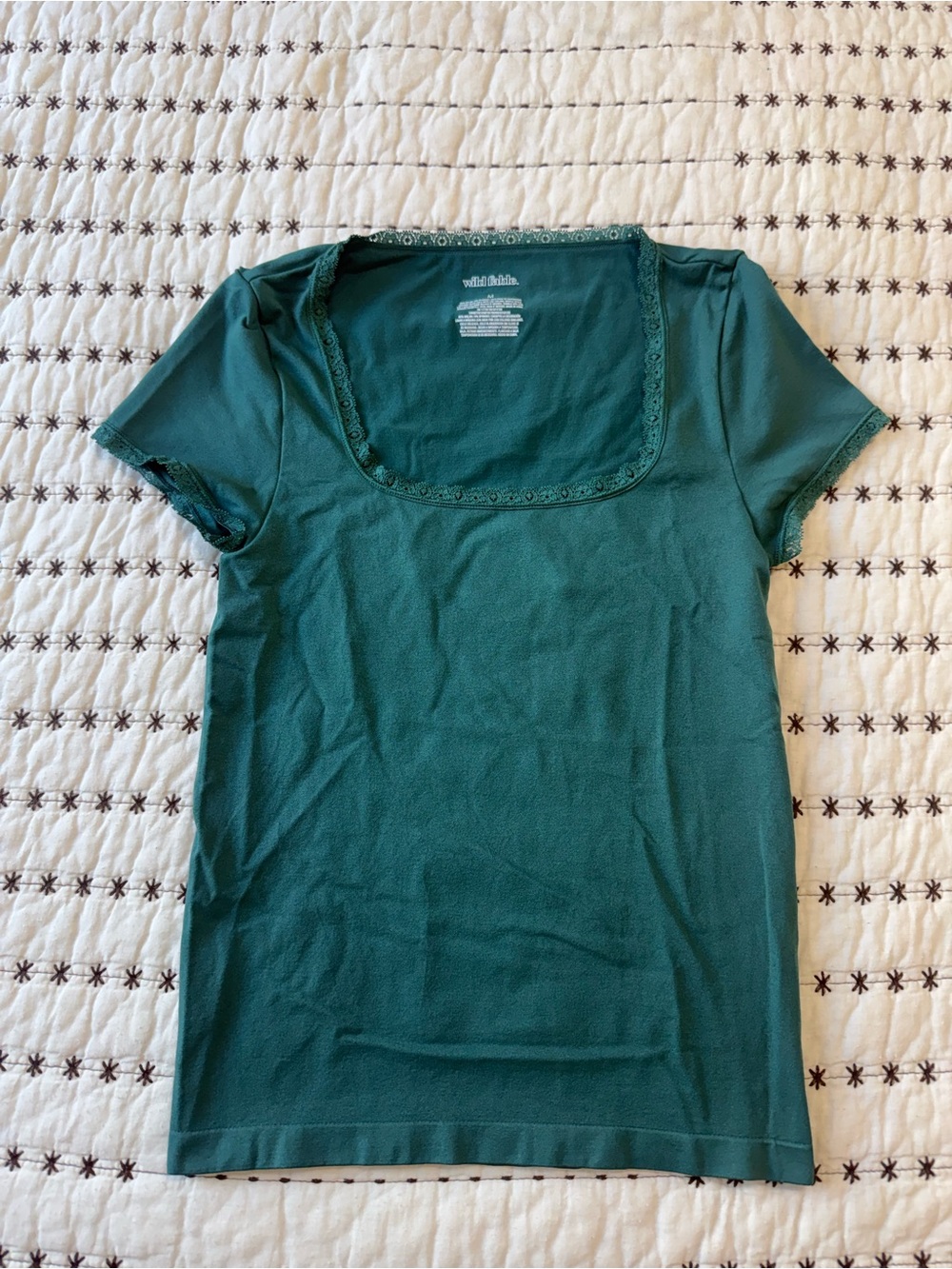 Wild Fable emerald green women's top with lace trim